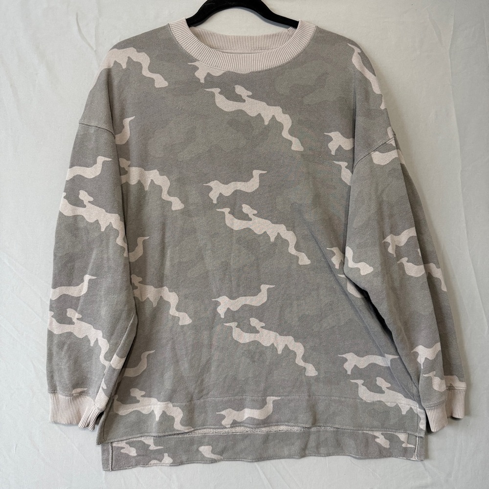 American Eagle Womens Jegging Fit Camo Crewneck Sweater Size S Comfy Loungewear